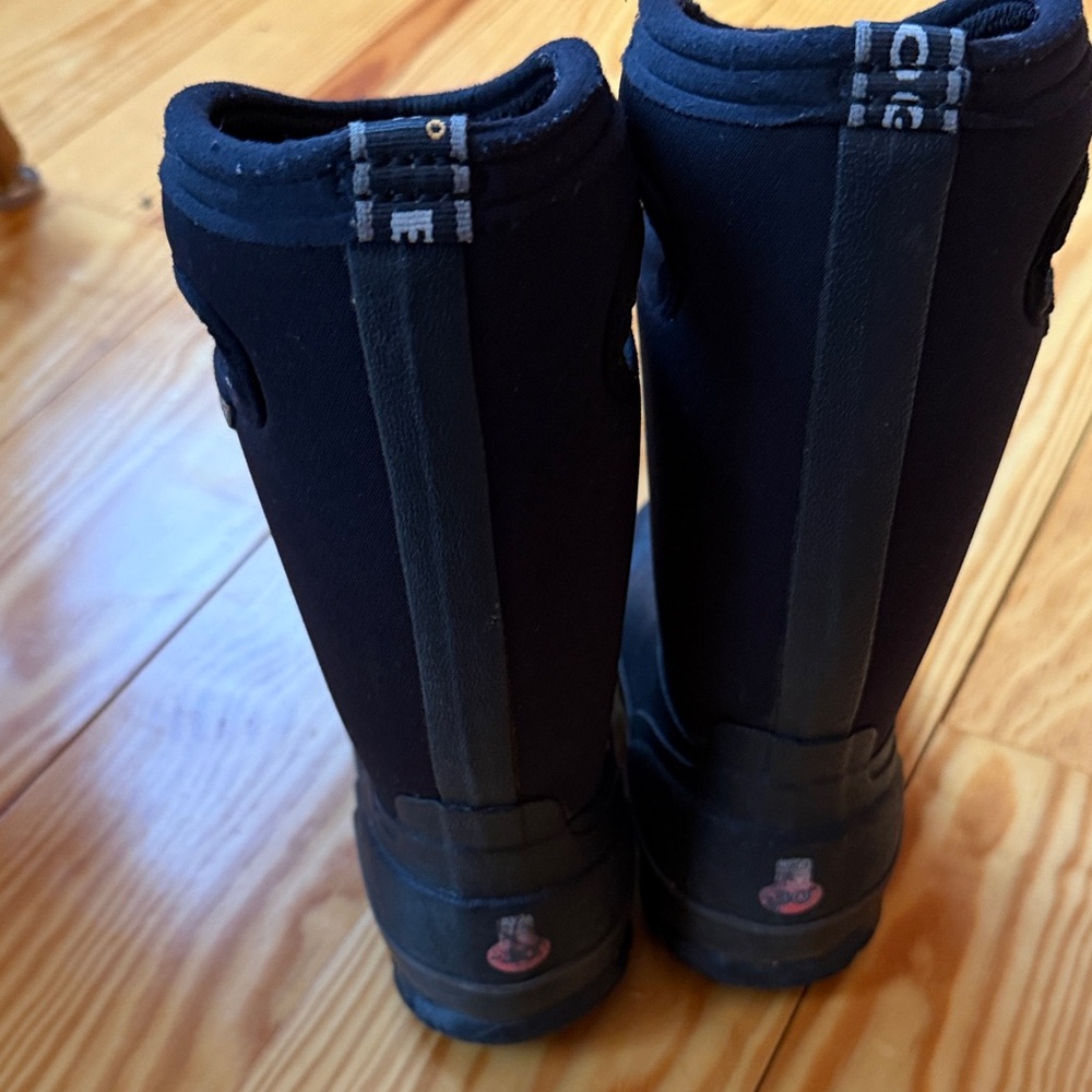 BOGS Kids Black Rain Boots - Picture 5 of 6